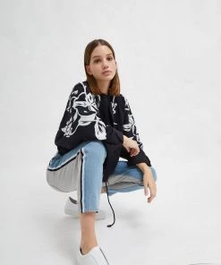 French Connection Coats & Jackets Alleffra Applique Quilted Jacket 17 French Connection Coats & Jackets Alleffra Applique Quilted Jacket