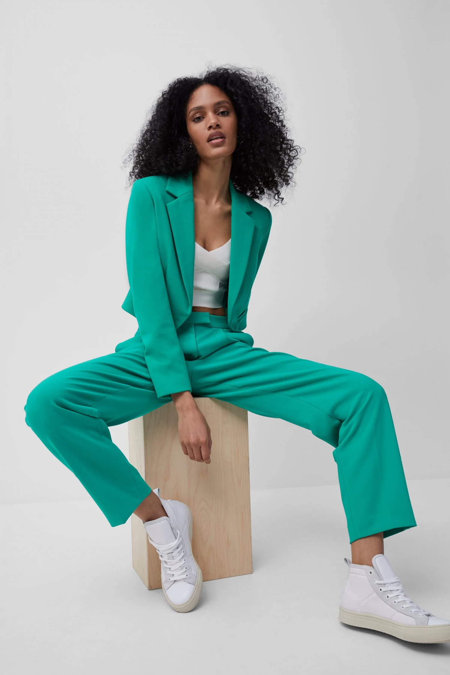 French Connection Sale Indi Whisper Ruth Cropped Blazer 4 French Connection Sale Indi Whisper Ruth Cropped Blazer