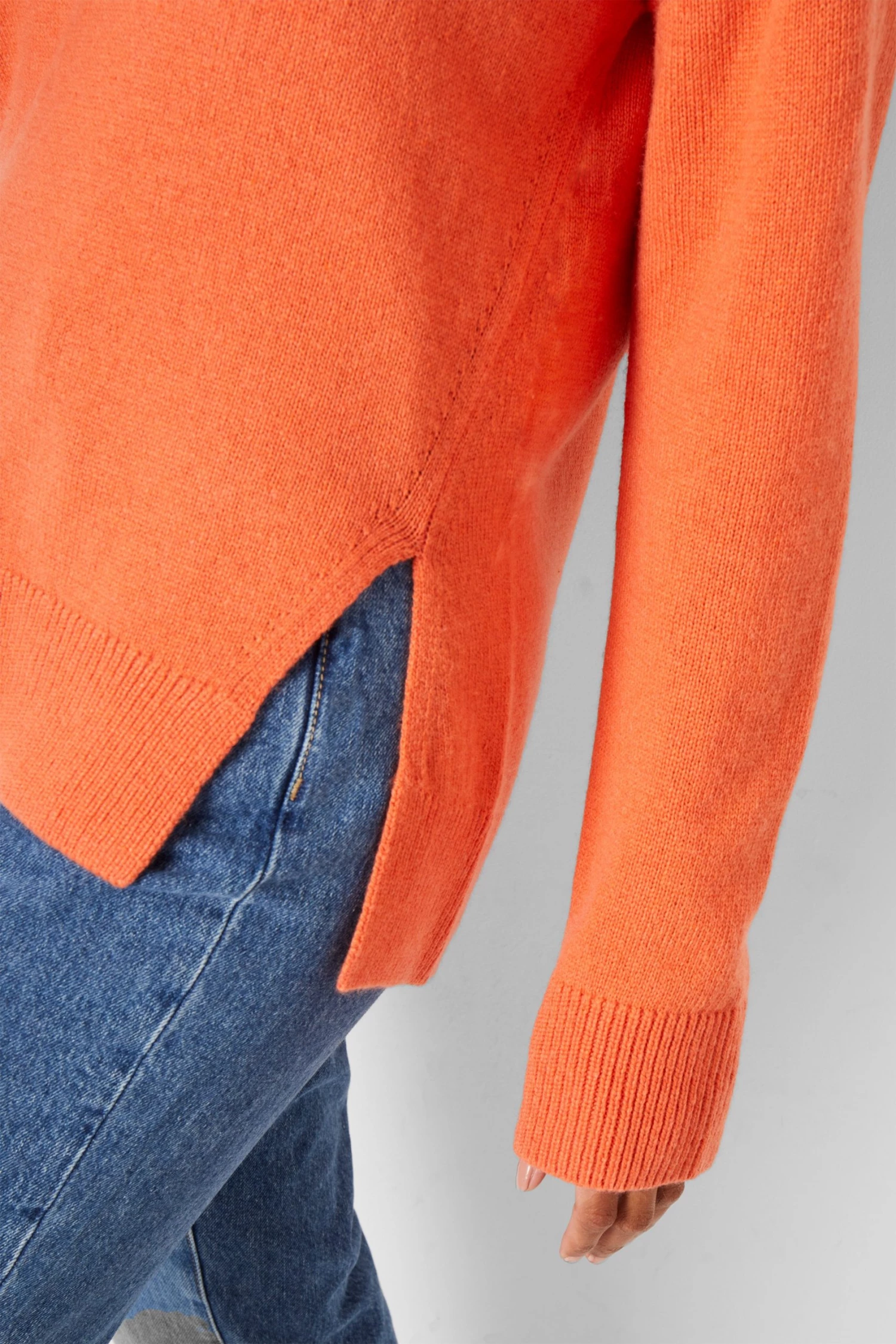 French Connection Sale Josi Cashmere Blend V-Neck Jumper 5 French Connection Sale Josi Cashmere Blend V-Neck Jumper